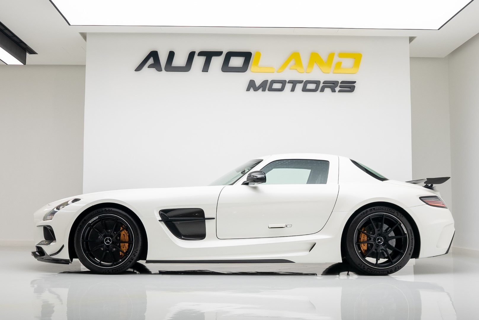 2013 MERCEDES BENZ SLS AMG BLACK SERIES GCC. UAE CAR. VERY LOW MILEAGE. EXCELLENT CONDITIONS